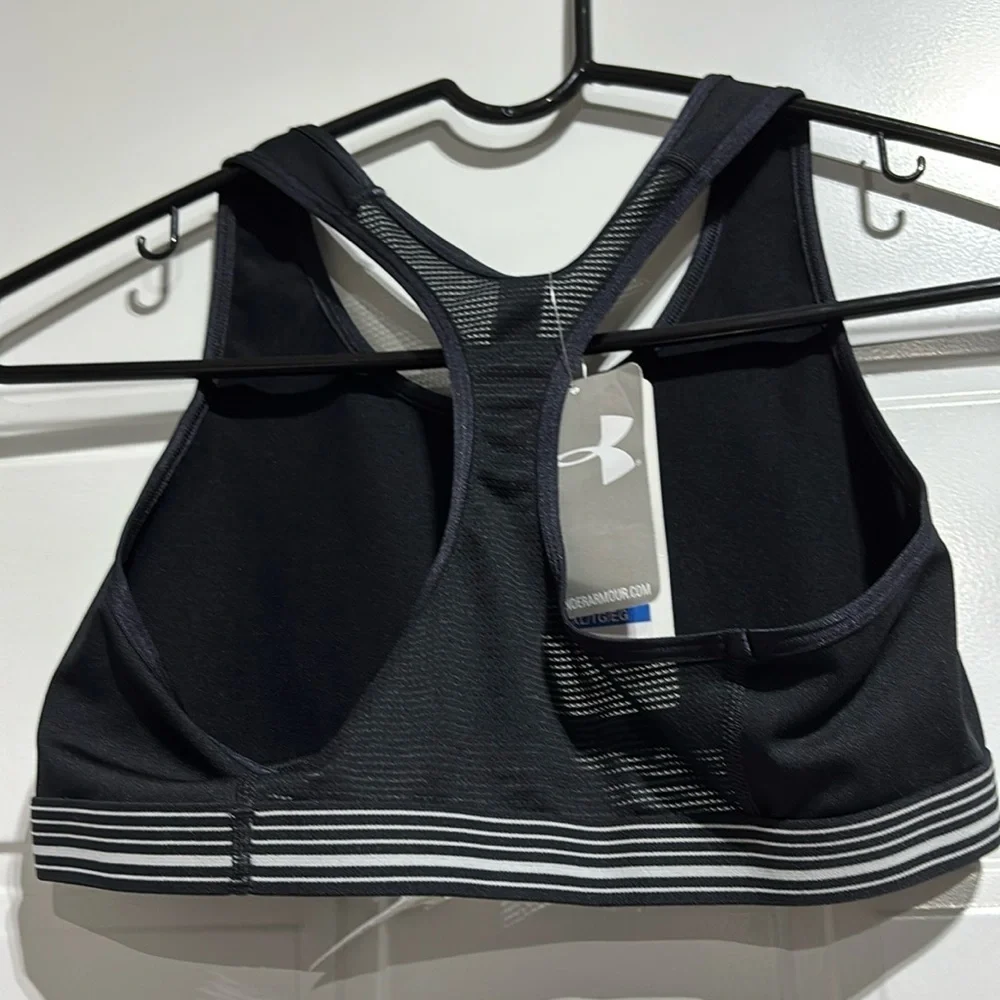 Under Armour Pullover Racerback, mesh detail strap back detail,padless,logo band